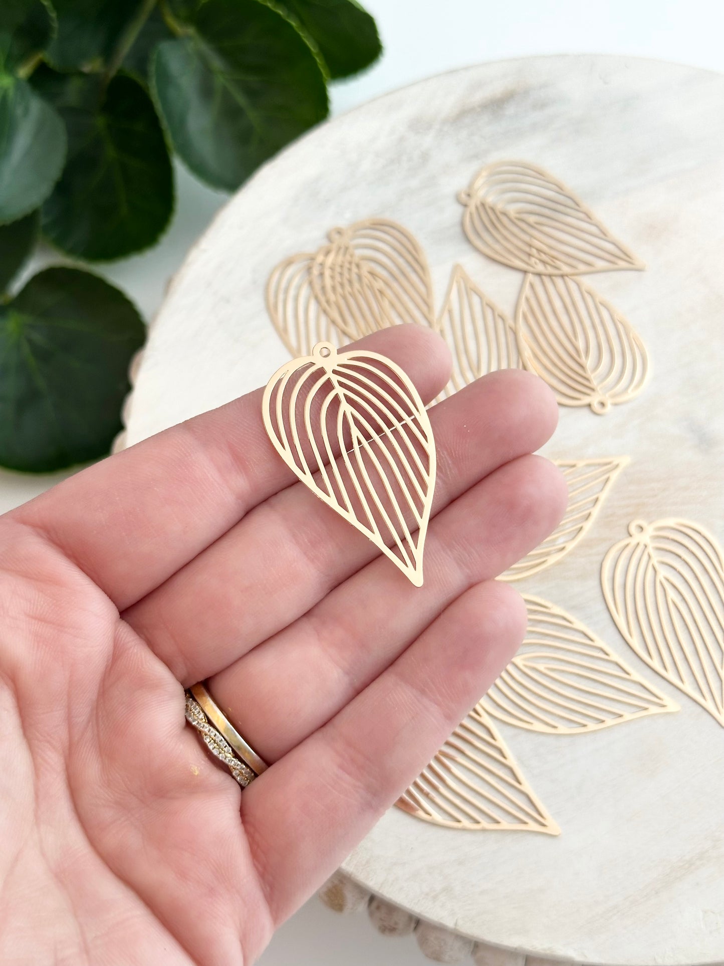 Philodendron Leaf Charm - Gold (10pc)