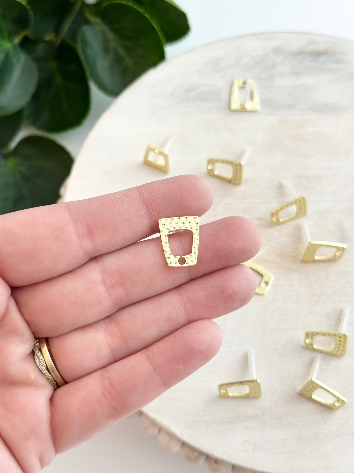 Hammered Open Trapezoid Earring Posts - Gold (10pc)