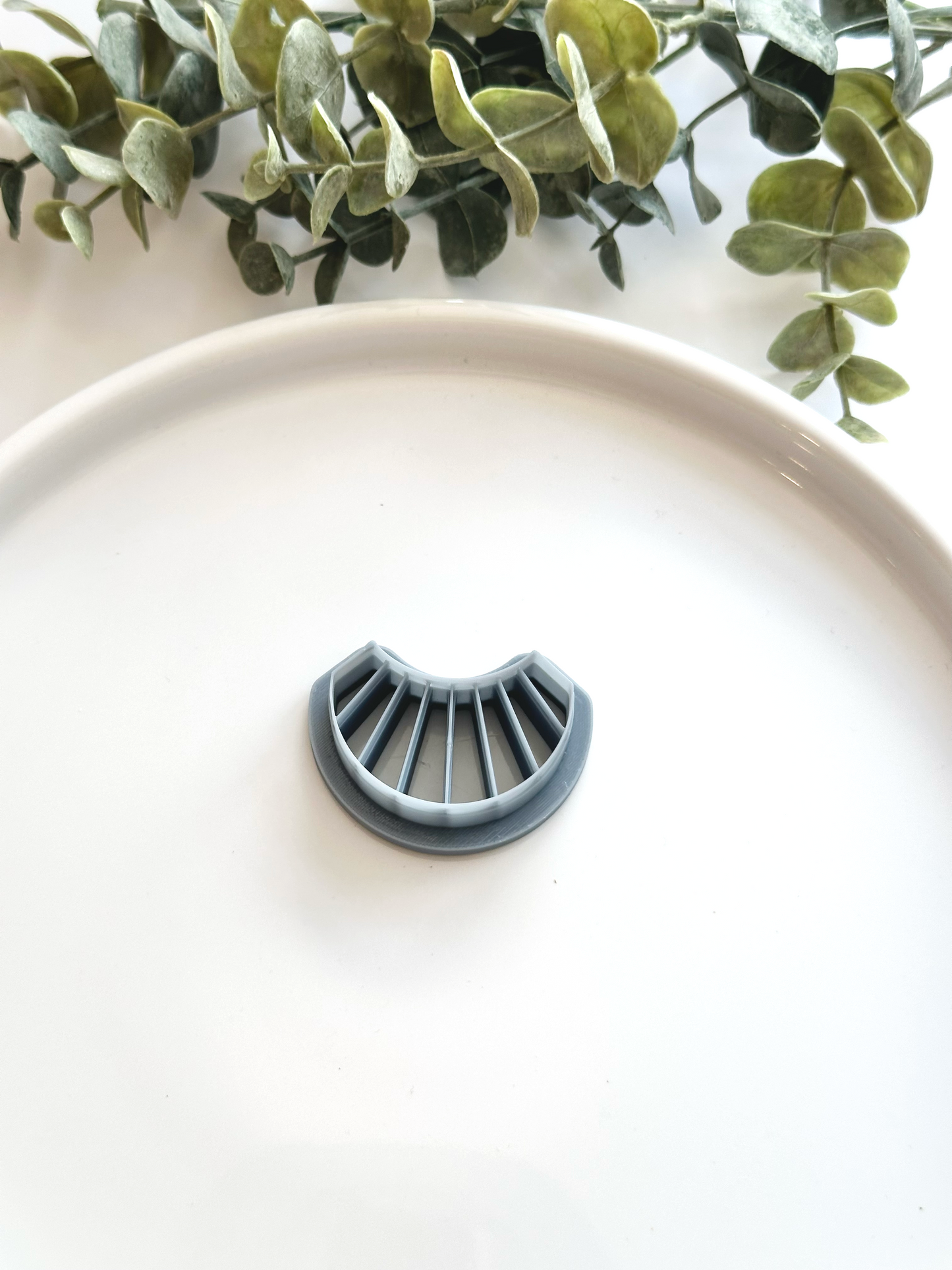 Geometric Embossed Circle Fan | Polymer Clay Cutter