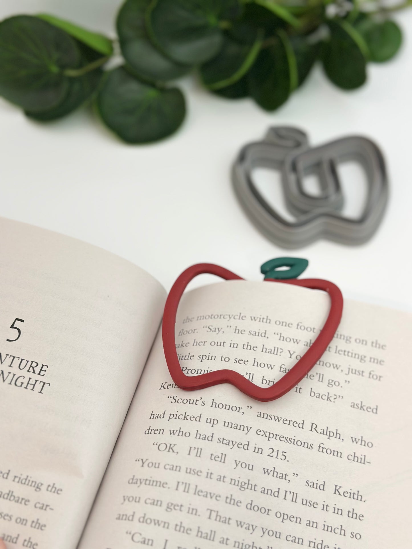 Apple & Leaf Paperclip Bookmark | Polymer Clay Cutter